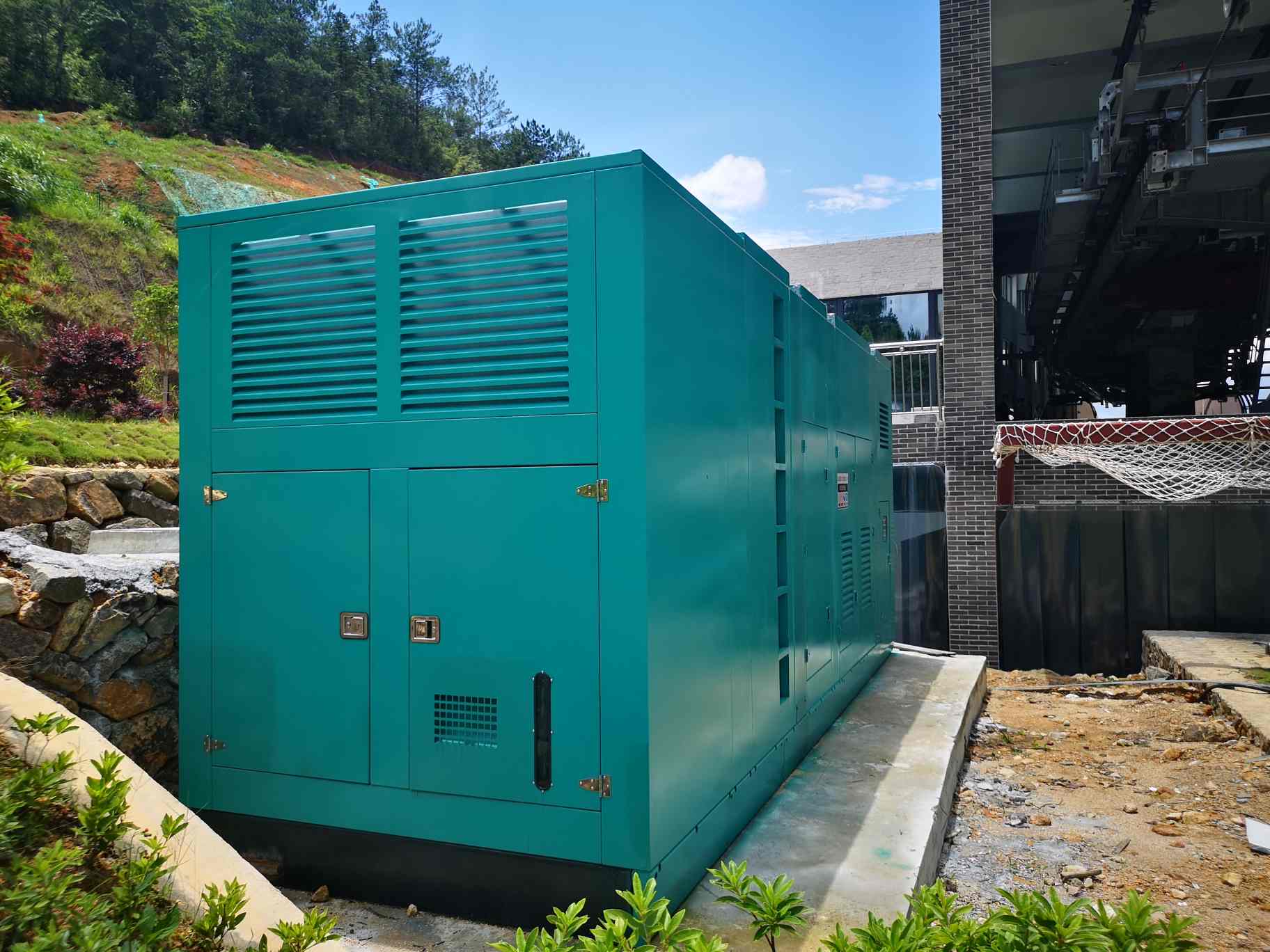 柴油發(fā)電機組冷卻液溫度過高可能引起的原因和排除方法